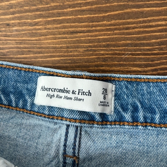 Abercrombie High Rise Mom Short - Picture 2 of 5